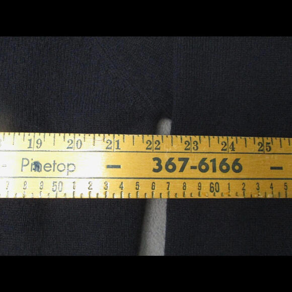 LL Bean 100% Lambs Wool Sweater Large Mens  V Neck Rib Knit Collar Lot of 2 - Picture 3 of 6